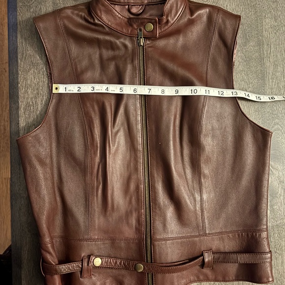 CAbi Women’s Dark Brown 100% Leather Moto Vest with snap belt, size M - Picture 11 of 12